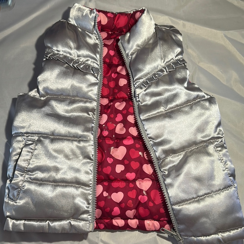 Girls puffer bubble reversible vest w/ pockets ruffle Silver Pink Hearts sz 2-4